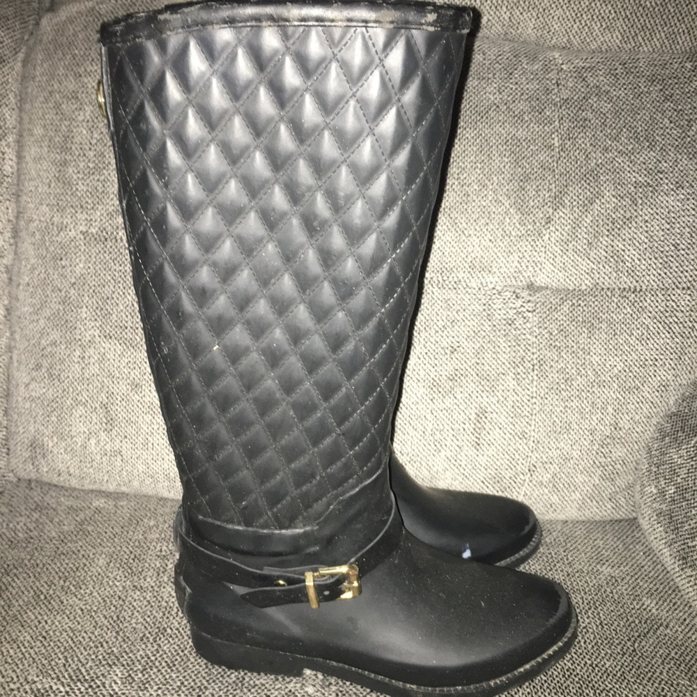 Guess boots